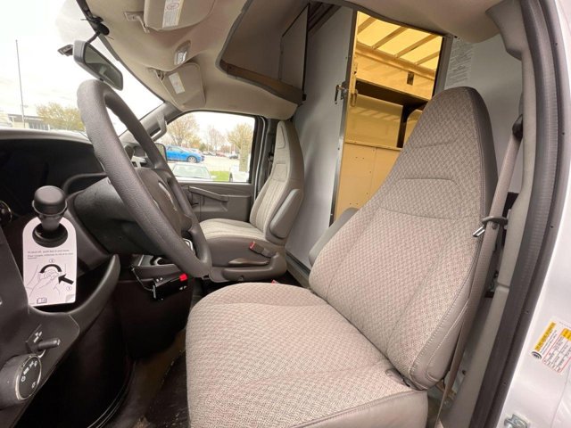Vehicle image 10 of 23