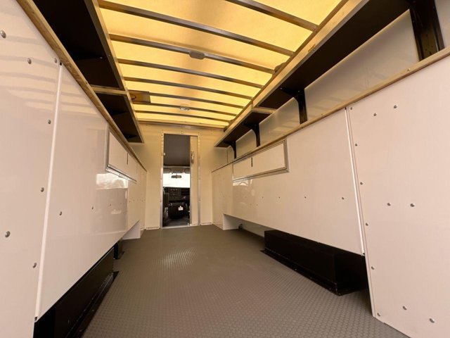 Vehicle image 22 of 23