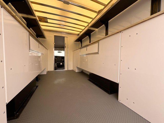 Vehicle image 21 of 22