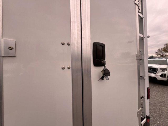 Vehicle image 19 of 22