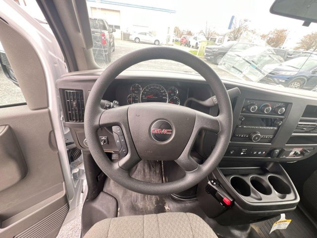 Vehicle image 12 of 22