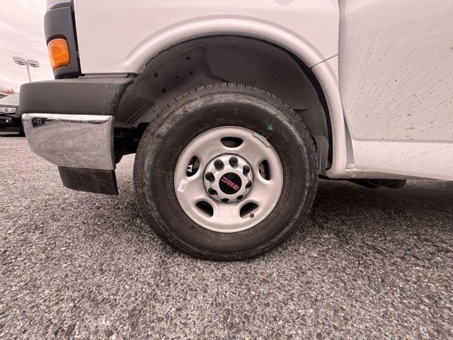 Vehicle image 9 of 22