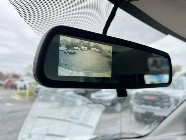 Vehicle image 15 of 22