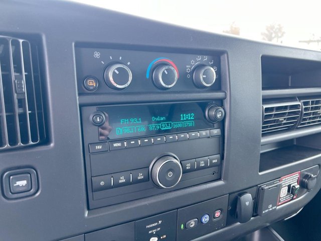 Vehicle image 14 of 22
