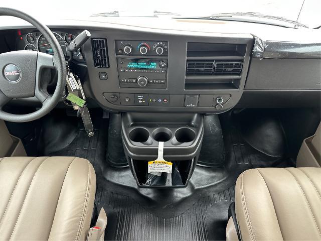 2025 GMC Savana Base Image 13 of 21