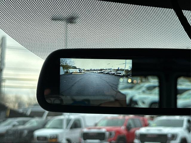 2025 GMC Savana Base Image 20 of 21