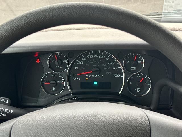 2025 GMC Savana Base Image 15 of 21