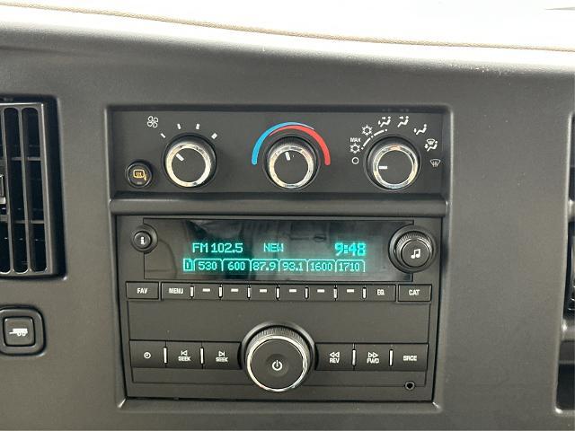 2025 GMC Savana Base Image 16 of 21