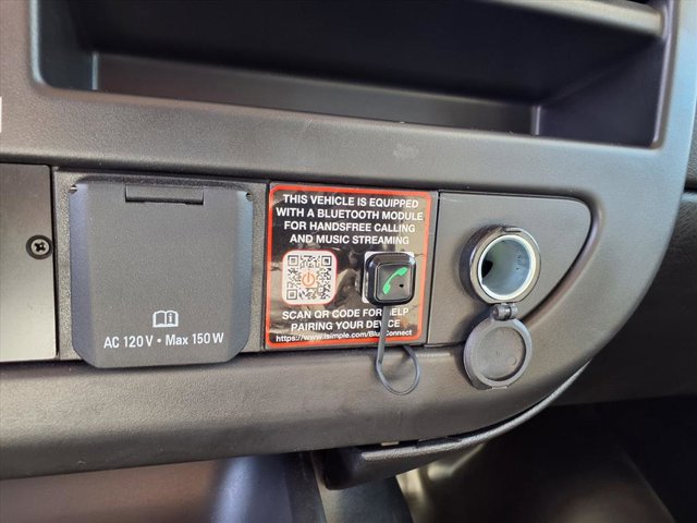 2025 GMC Savana Base Image 23 of 25