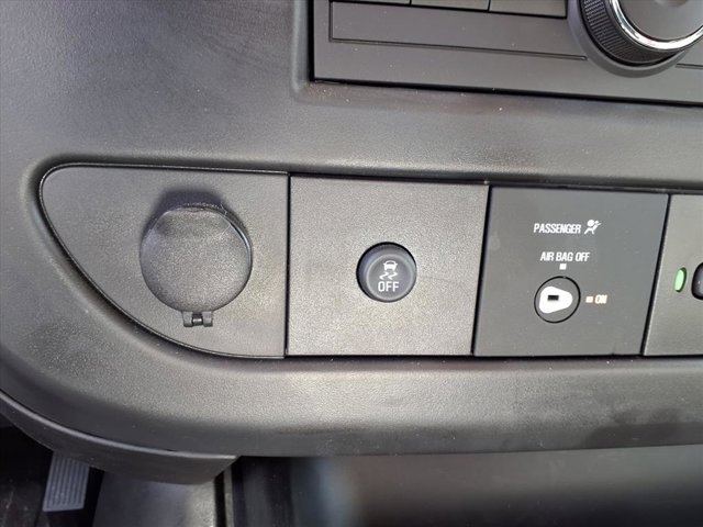 2025 GMC Savana Base Image 15 of 25