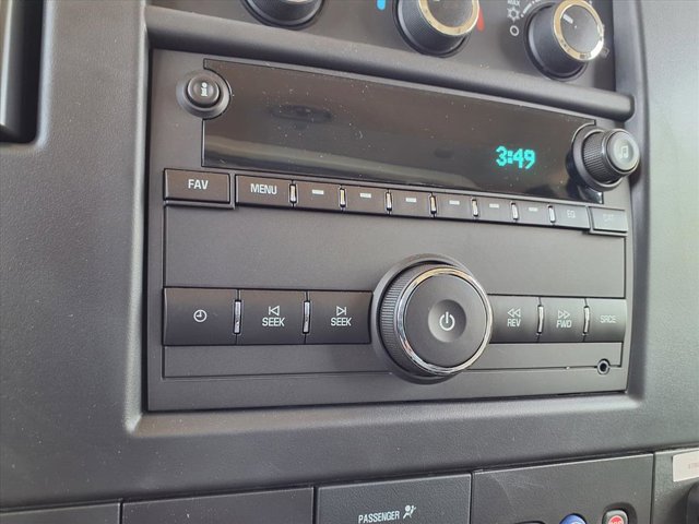 2025 GMC Savana Base Image 14 of 25