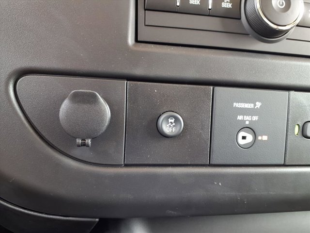 2025 GMC Savana Base Image 15 of 25