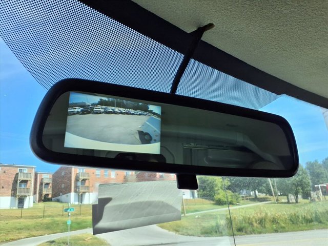 2025 GMC Savana Base Image 23 of 25