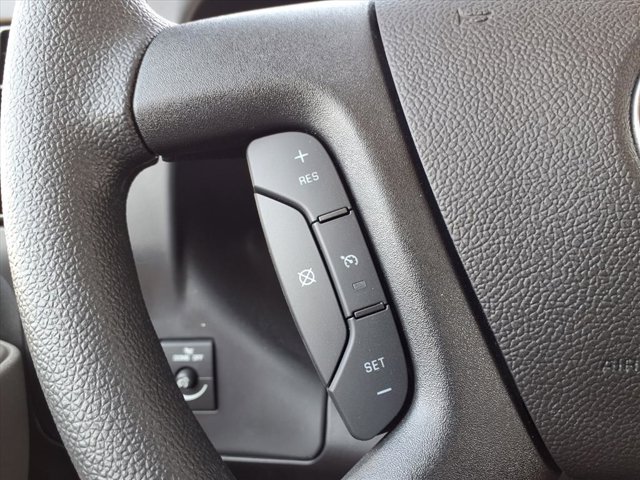 2025 GMC Savana Base Image 19 of 25