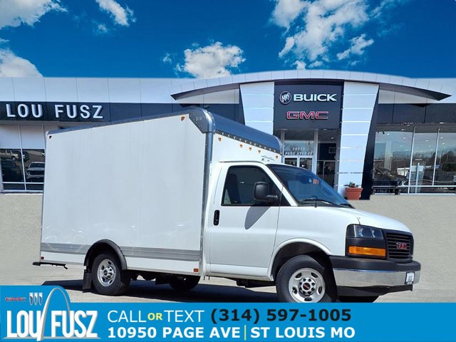 2025 GMC Savana Base Image 1 of 23