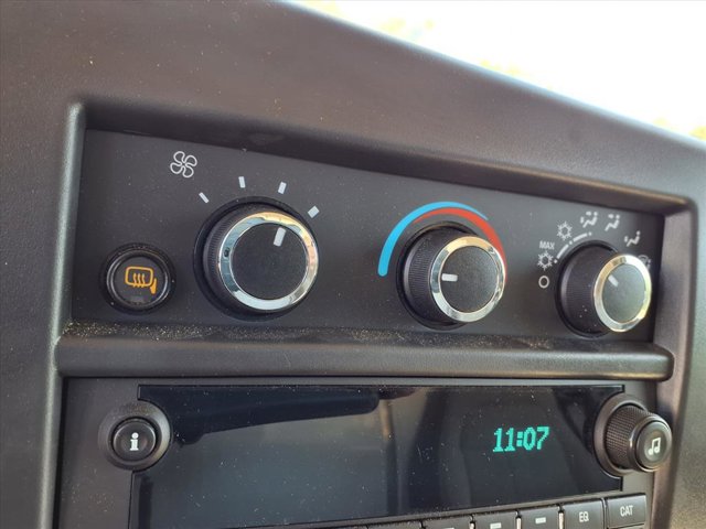 2025 GMC Savana Base Image 23 of 23