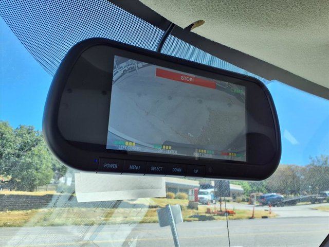 2025 GMC Savana Base Image 22 of 23