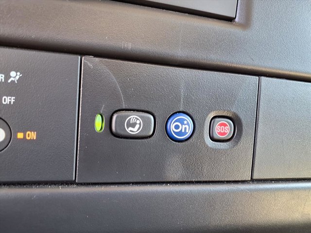 2025 GMC Savana Base Image 12 of 23