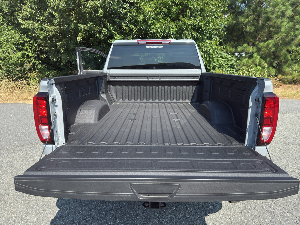Vehicle image 8 of 21
