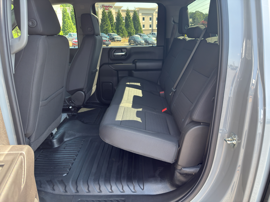 Vehicle image 10 of 21