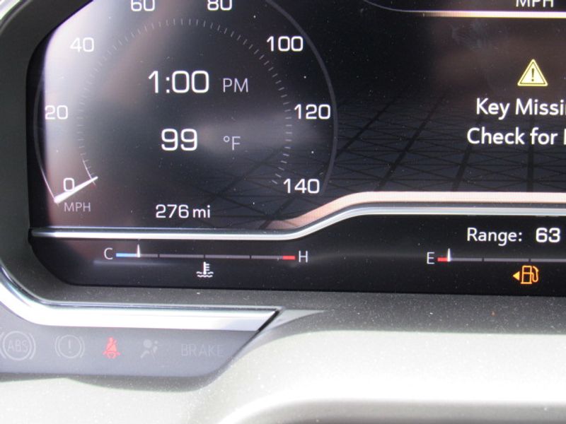 Vehicle image 14 of 25