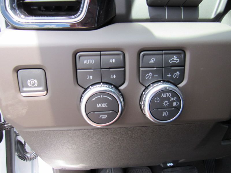 Vehicle image 25 of 25