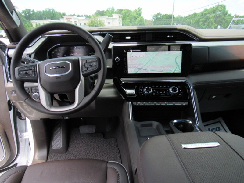 Vehicle image 12 of 25