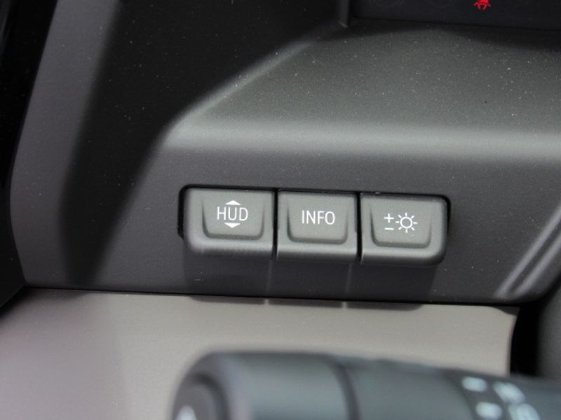 Vehicle image 20 of 25