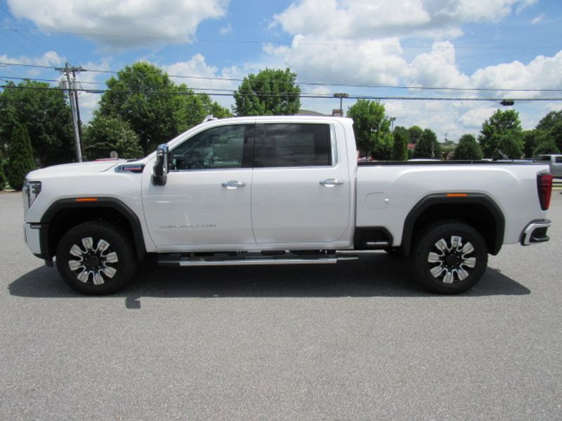 Vehicle image 6 of 25