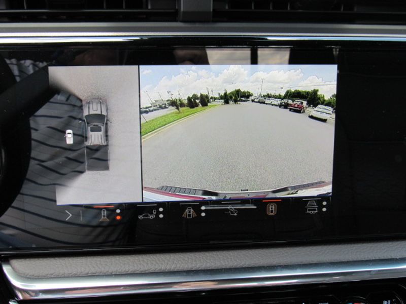 Vehicle image 16 of 25