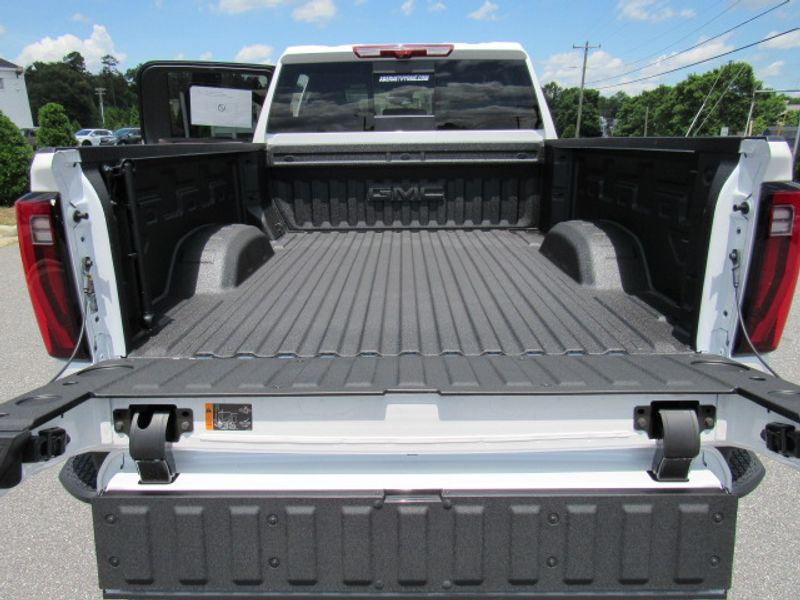 Vehicle image 9 of 25