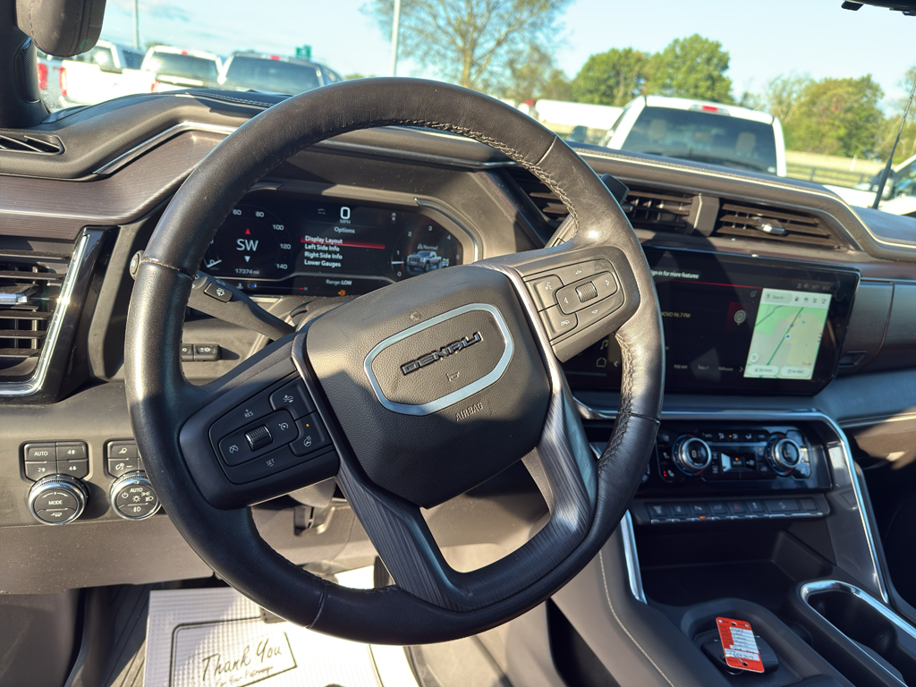 2025 GMC Sierra 2500HD Denali Ultimate Image 14 of 21