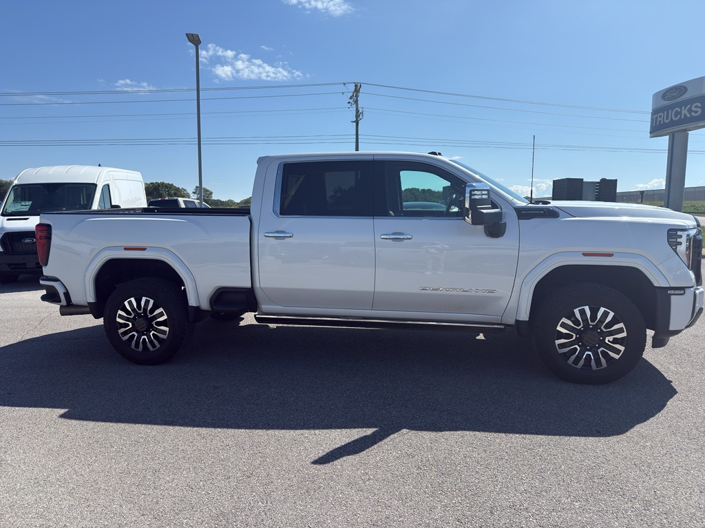 2025 GMC Sierra 2500HD Denali Ultimate Image 4 of 21