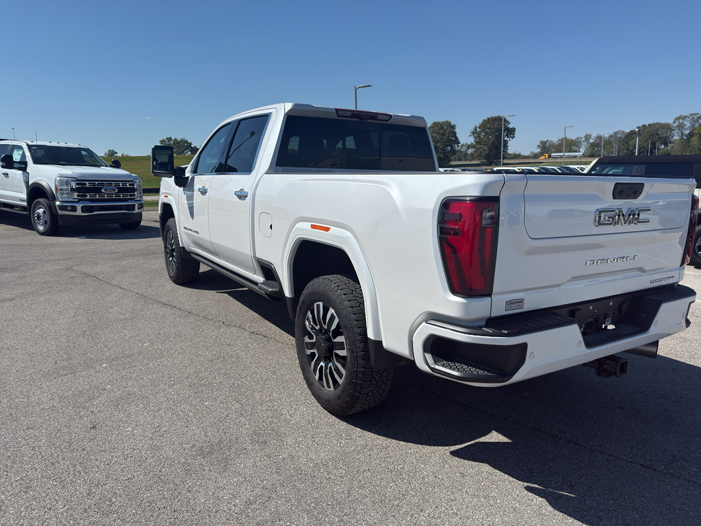 2025 GMC Sierra 2500HD Denali Ultimate Image 7 of 21