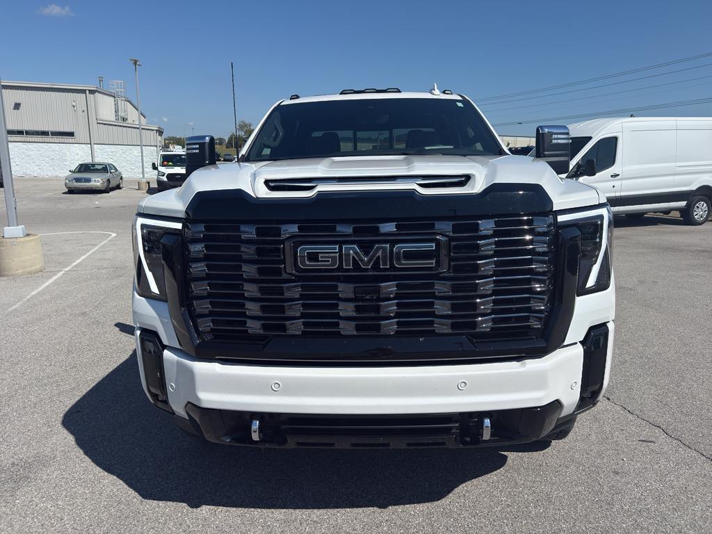 2025 GMC Sierra 2500HD Denali Ultimate Image 2 of 21