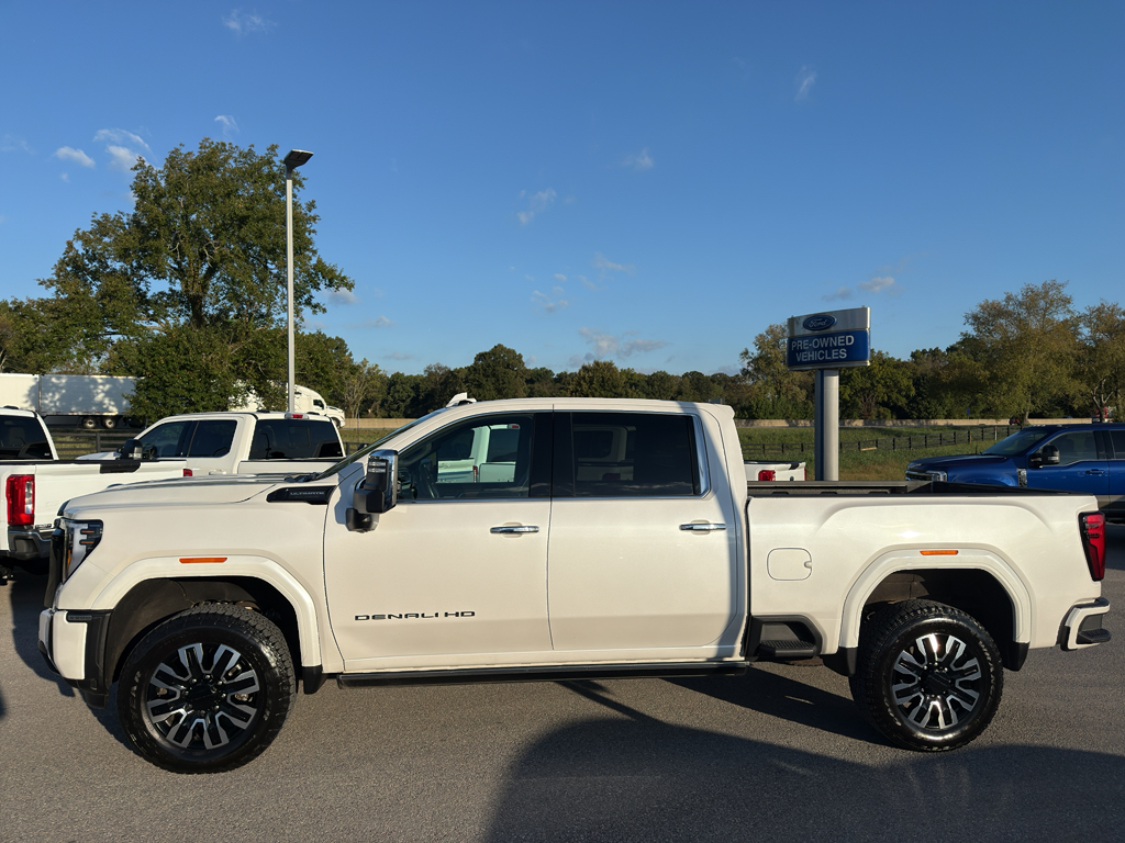 2025 GMC Sierra 2500HD Denali Ultimate Image 8 of 21