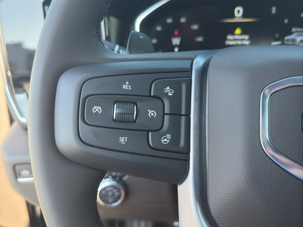 Vehicle image 21 of 23