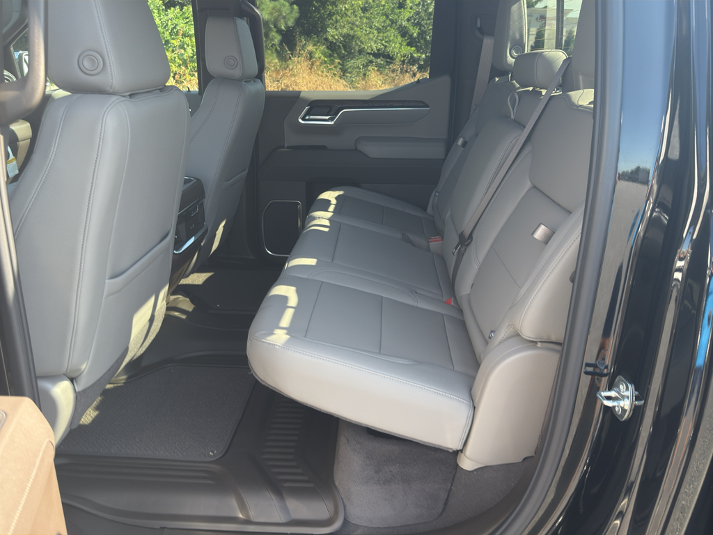 Vehicle image 10 of 23