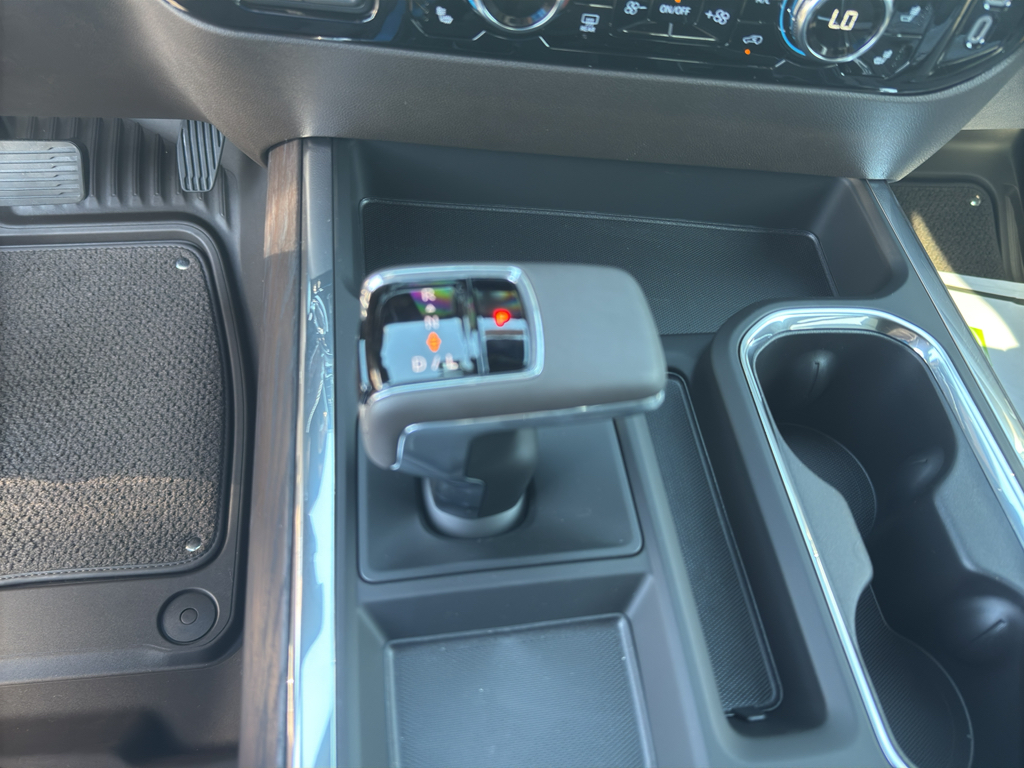 Vehicle image 17 of 23