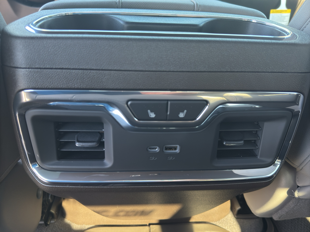 Vehicle image 19 of 23