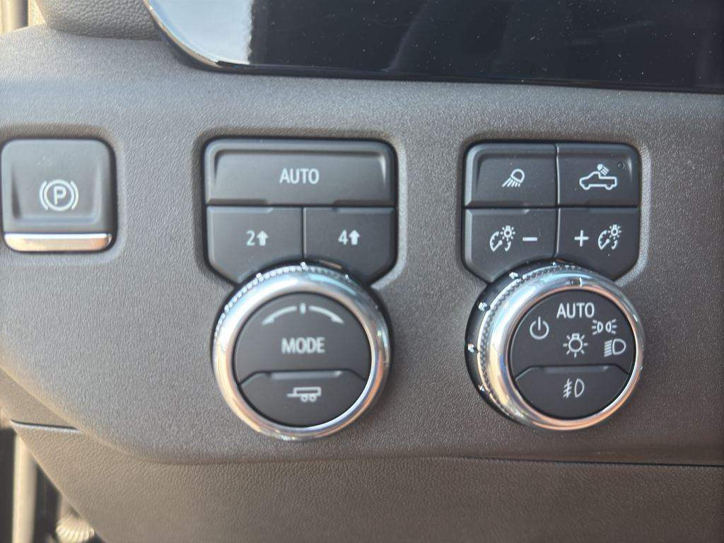 Vehicle image 22 of 23