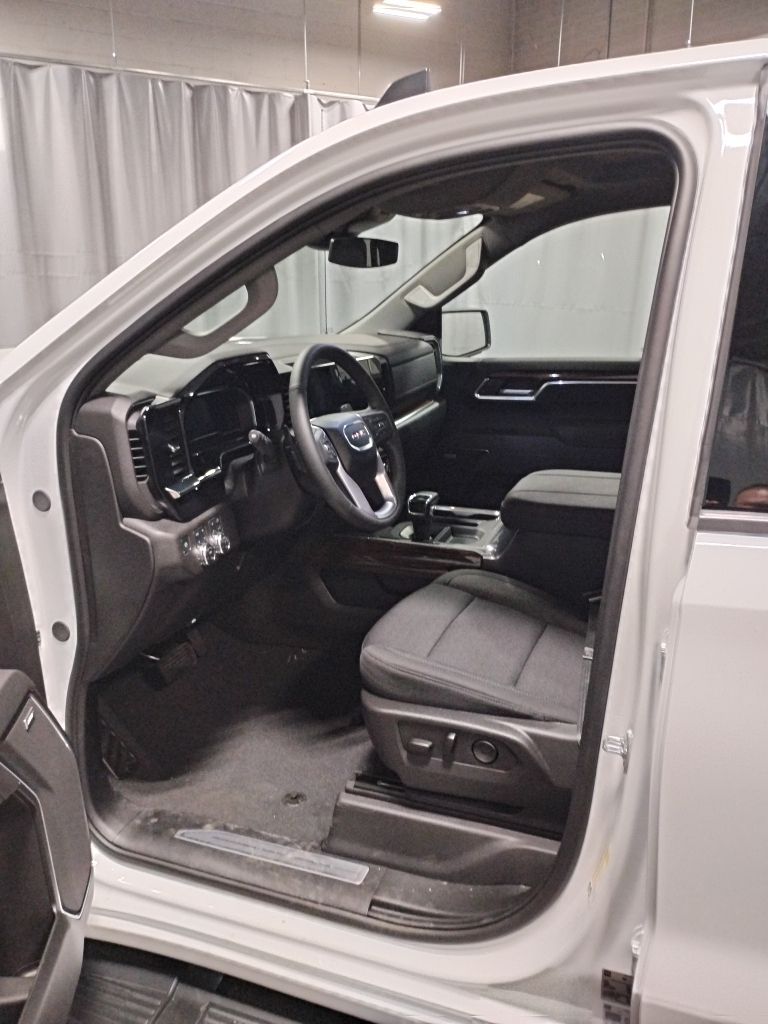 Vehicle image 11 of 51