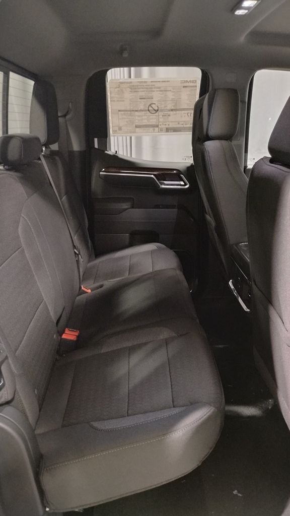 Vehicle image 21 of 51