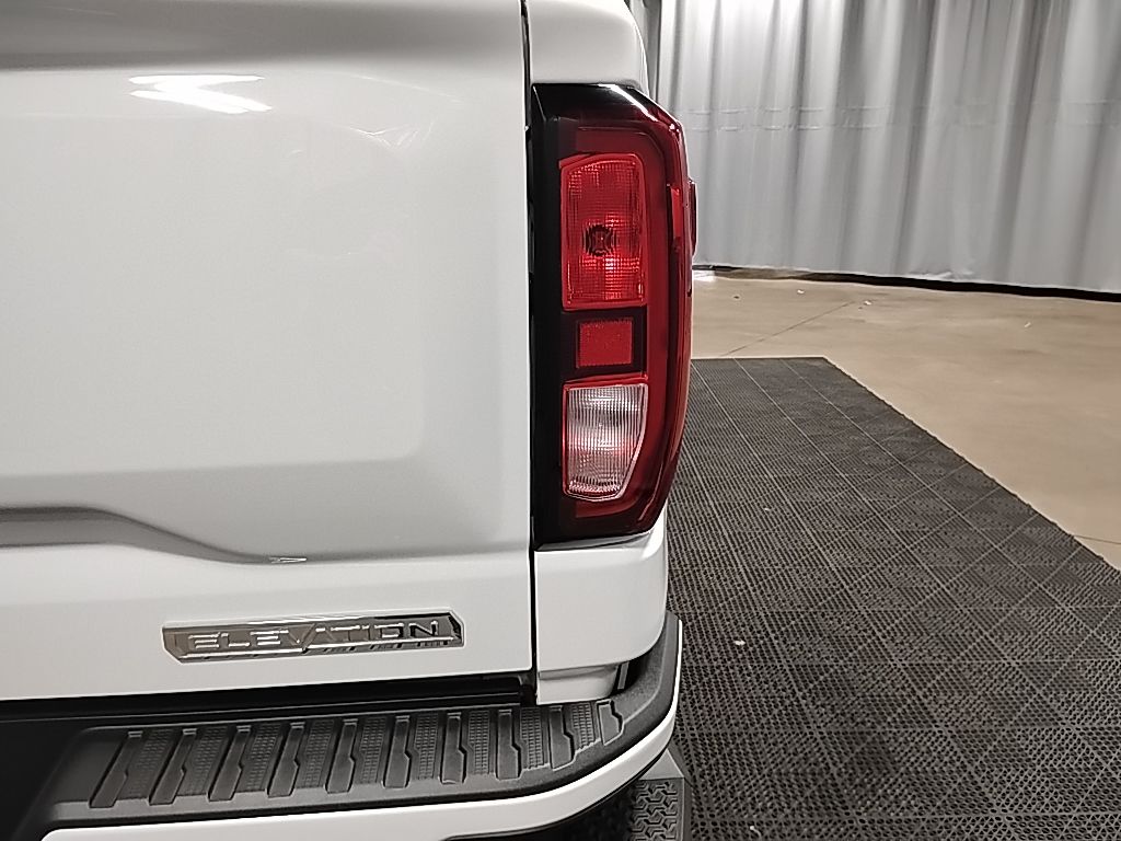 Vehicle image 17 of 51