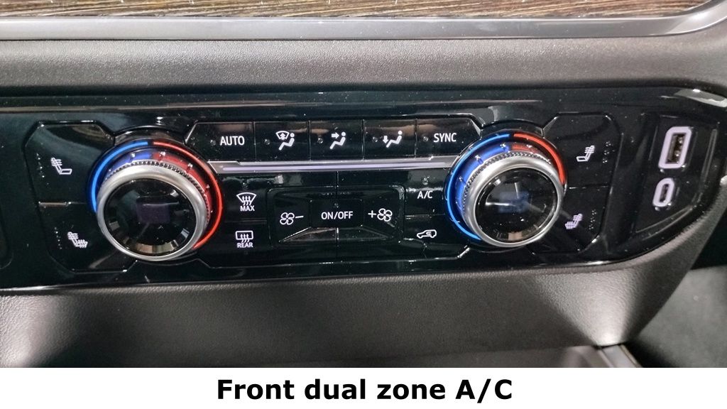 Vehicle image 27 of 51