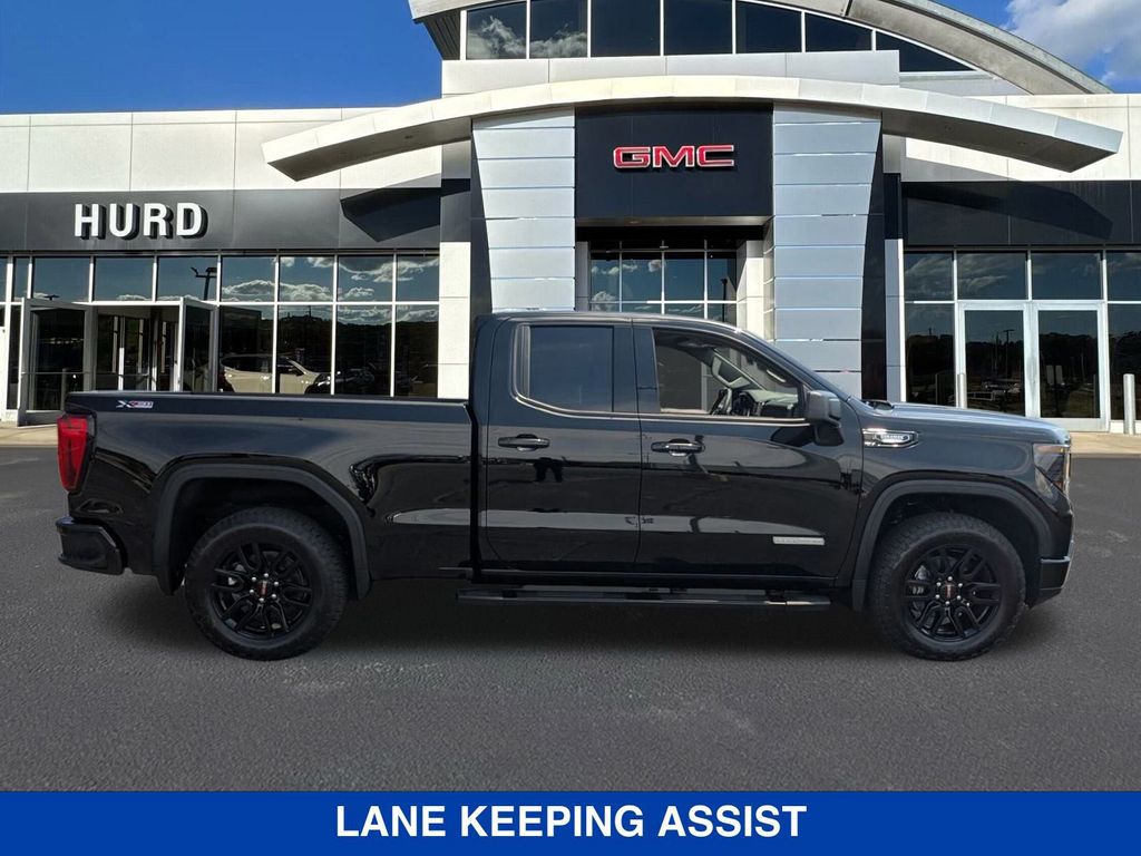Vehicle image 4 of 39