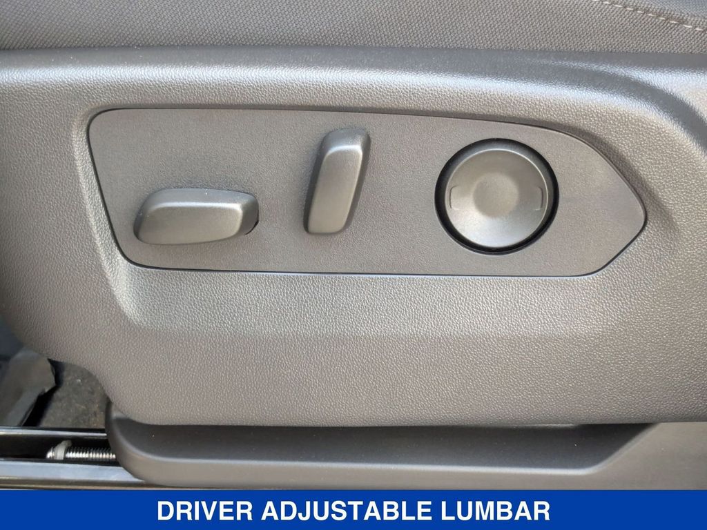 Vehicle image 31 of 39