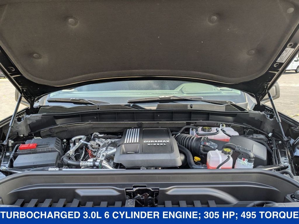 Vehicle image 8 of 39