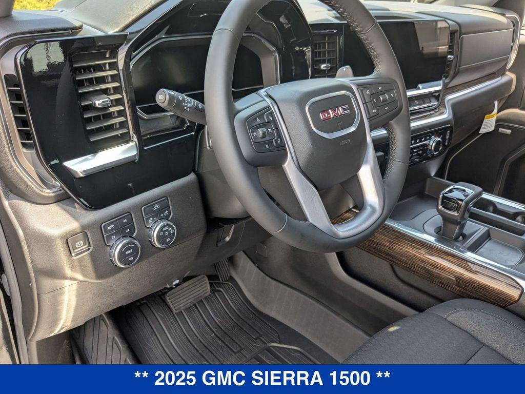 Vehicle image 16 of 39