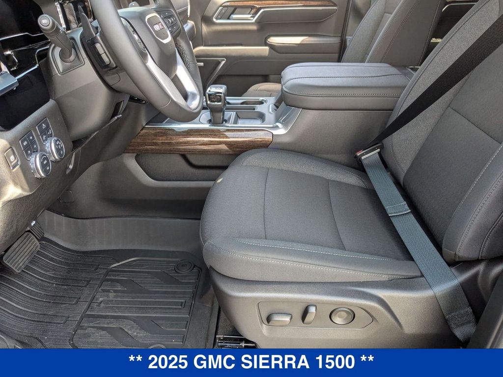 Vehicle image 14 of 39
